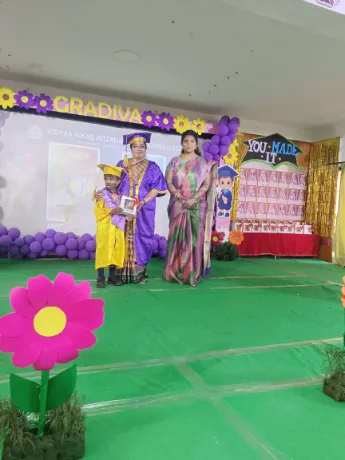 KG-GRADUATION-14.3-10