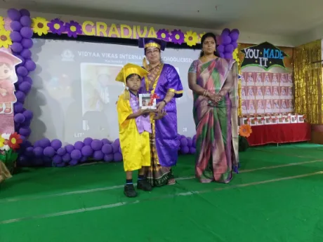 KG-GRADUATION-14.3-6